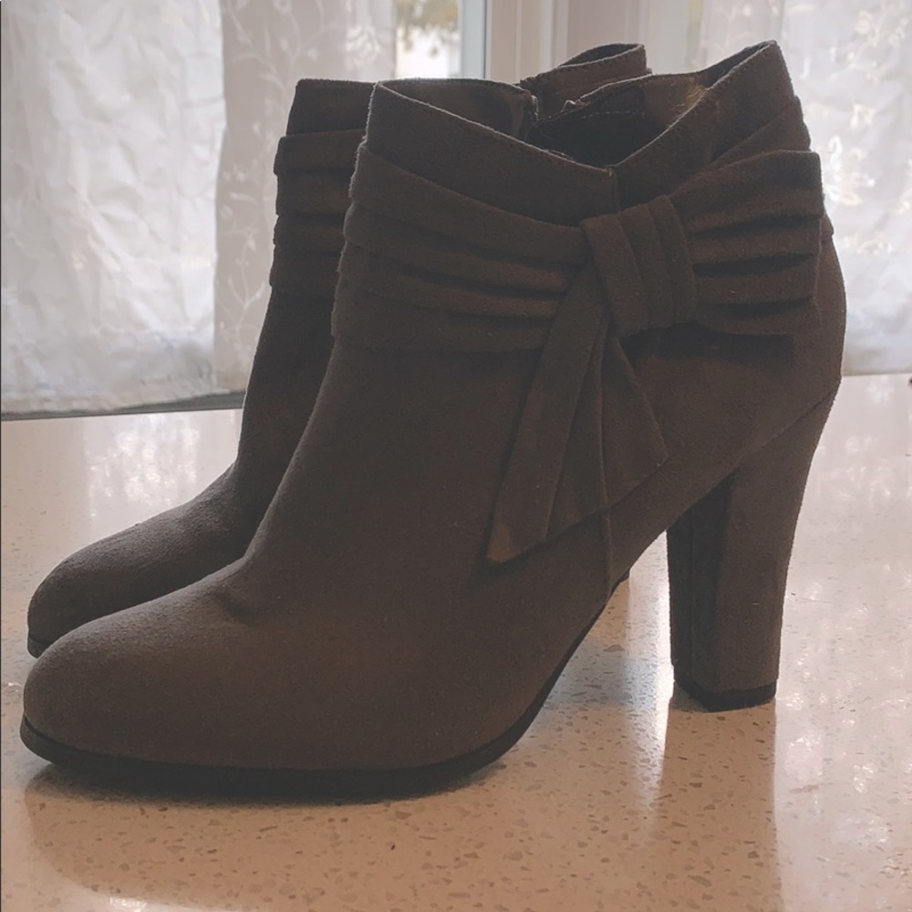 Impo 4 inch grey ankle boots
